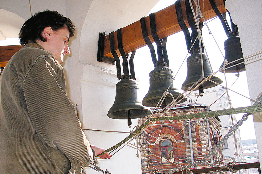 012_01_zvonar.jpg 012_01_zvonar.jpg